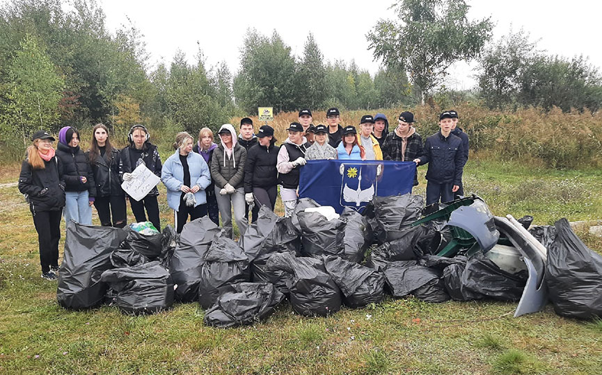 Алтайские студенты готовятся к встрече на озере Сайкино