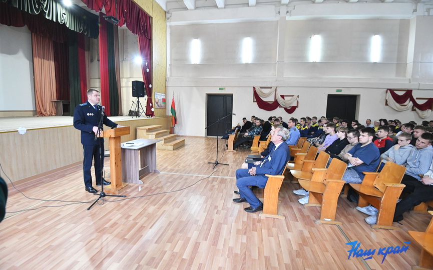 В Барановичах публично заключили под стражу учащегося колледжа