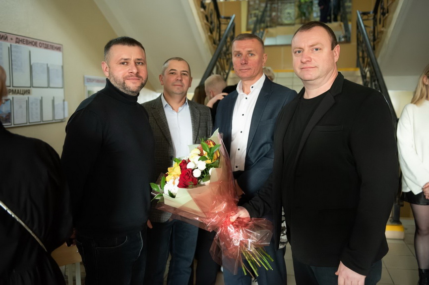 2025-12-12-(11).jpg 2025-12-12-(11).jpg