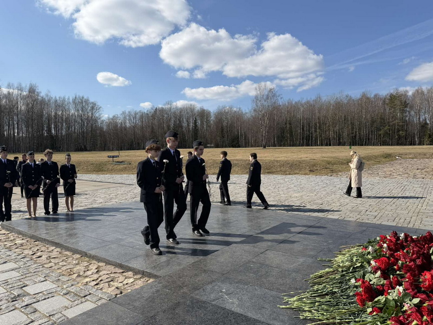 4-0-02-05-4_1.jpg 4-0-02-05-4_1.jpg