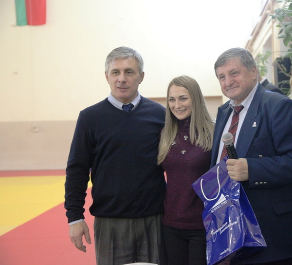 pesnyak-.jpg