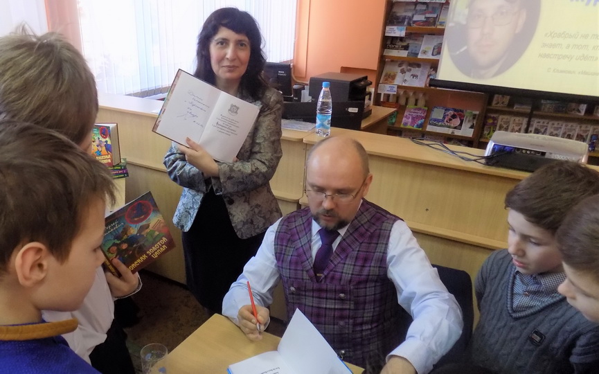 11-03-biblioteka_5.JPG
