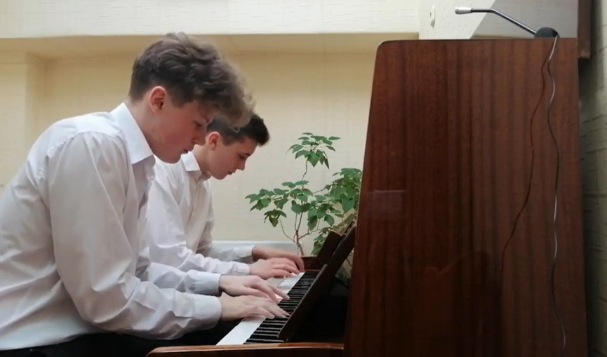 Fortepianny_duet_Koltsov_Andrey_Nesterovich_Yakov_GUO_Srednyaya_shkola__201_g_Minska.JPG