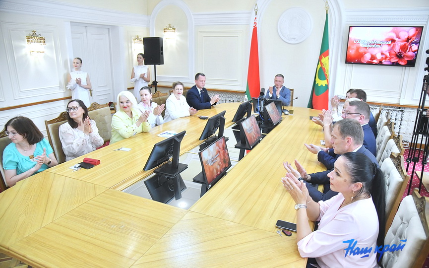 den-rabotnikov-torgovli-(19).JPG