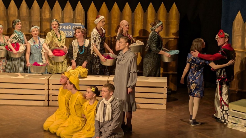 teatr-(2).jpg teatr-(2).jpg