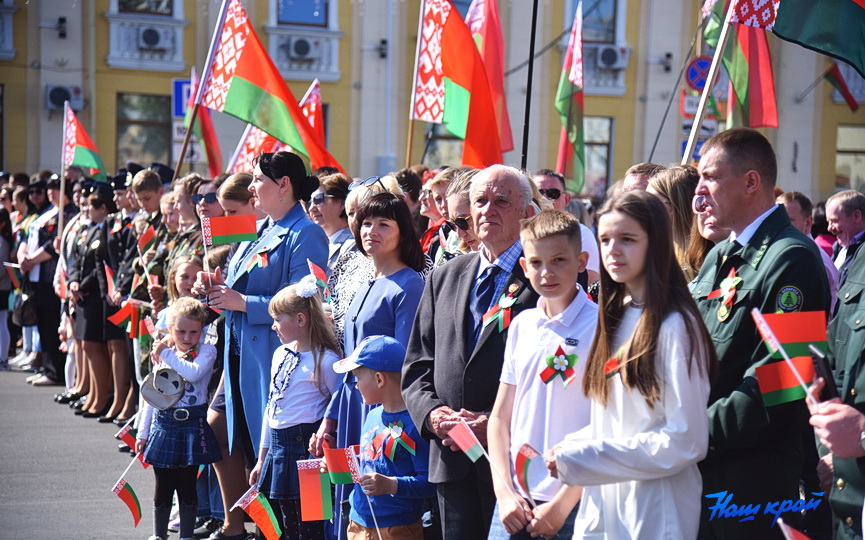 v-baranovichakh-otmechayut-vazhnyj-gosudarstvennyj-prazdnik- (5).JPG