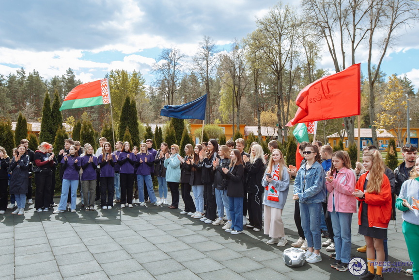 molodezh-belarusi-i-rossii-vstretilas-na-baranovichskoj-zemle-_2.jpg